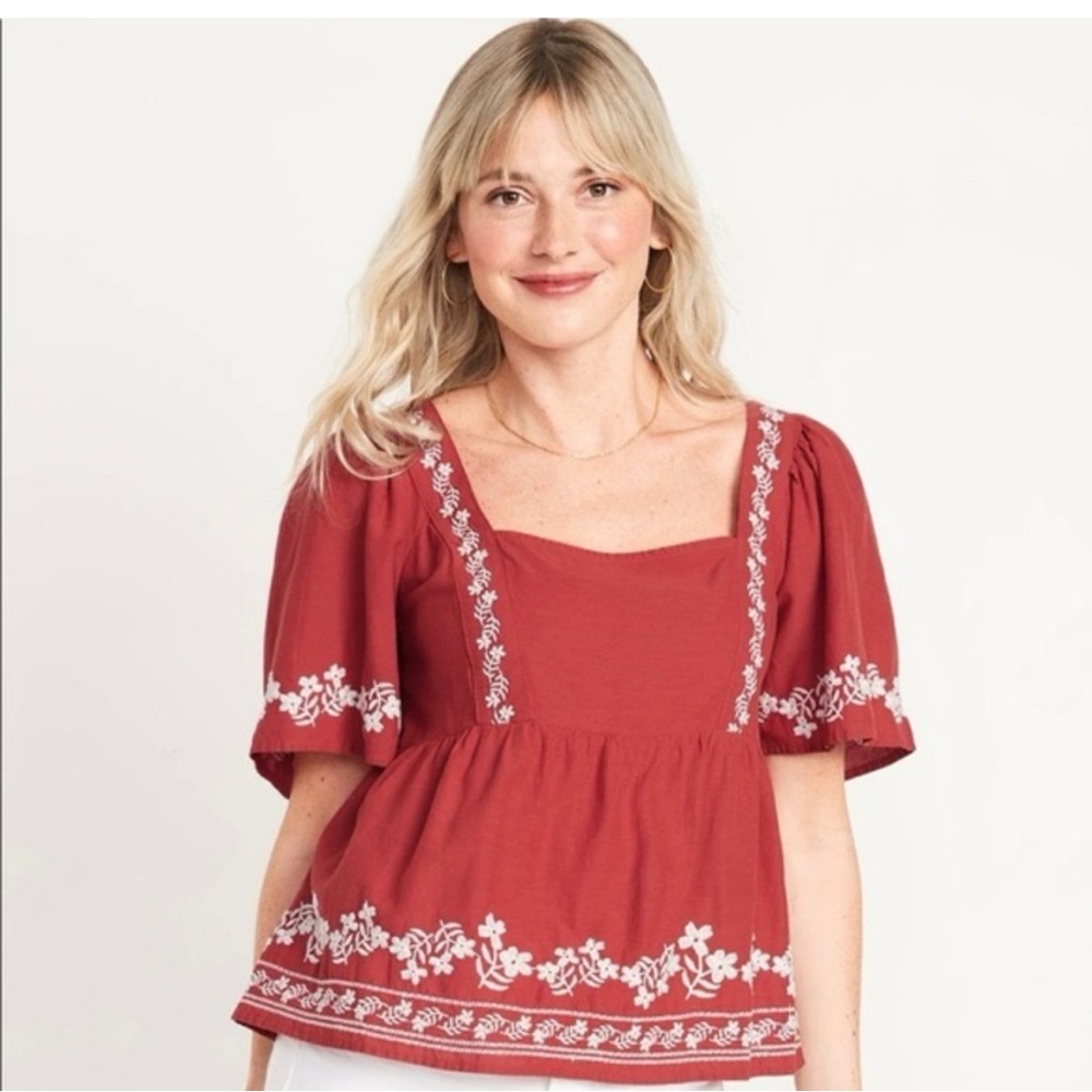 Old Navy Red Embroidered Floral Square Neck Flutter Sleeve Blouse. NWT
